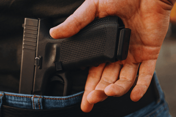 Active Shooter Training: REACT ● ESCAPE ● SURVIVE